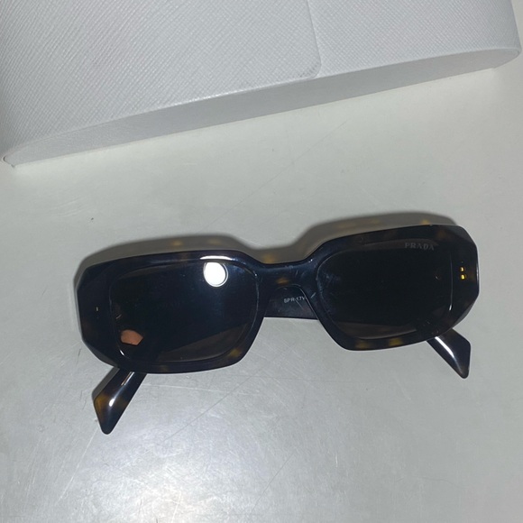 Prada tortoiseshell Scultoreo Narrow Sunglasses in perfect condition! - Picture 9 of 16